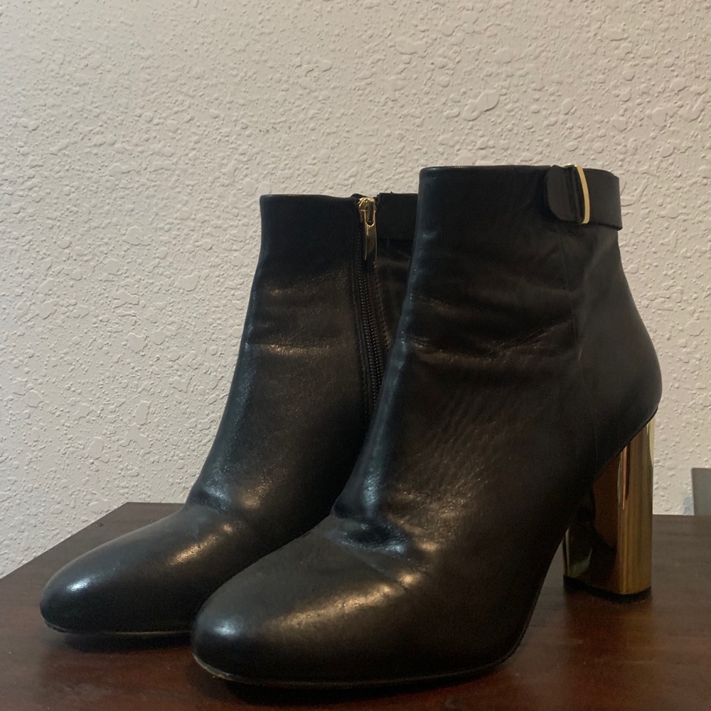 *BRAND NEW* Sleek Ankle Booties